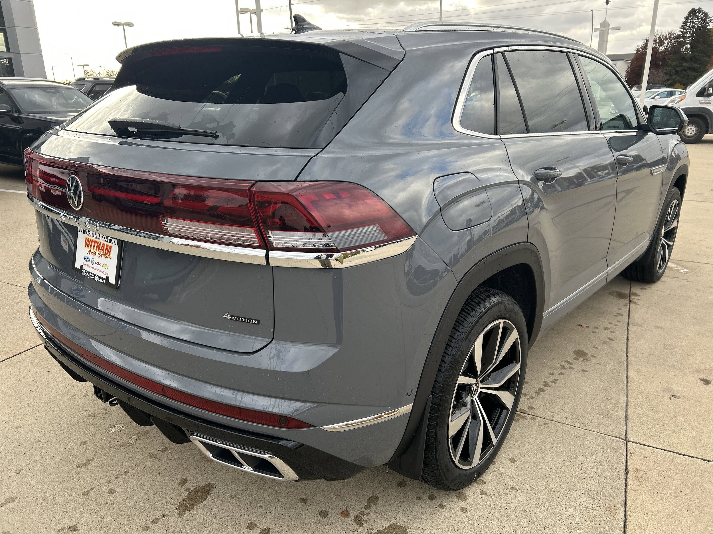New 2026 Volkswagen Atlas Cross Sport SEL Premium R-Line AWD/4WD image 4