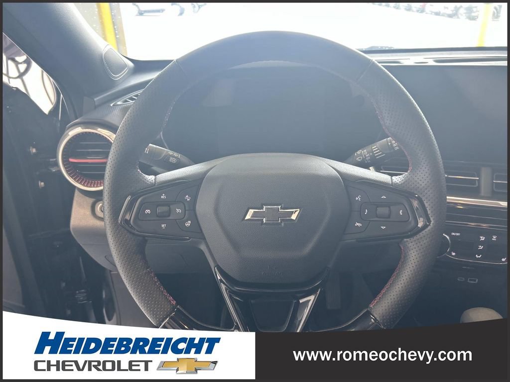 Certified 2024 Chevrolet Trax RS w/ Driver Confidence Package FWD image 18