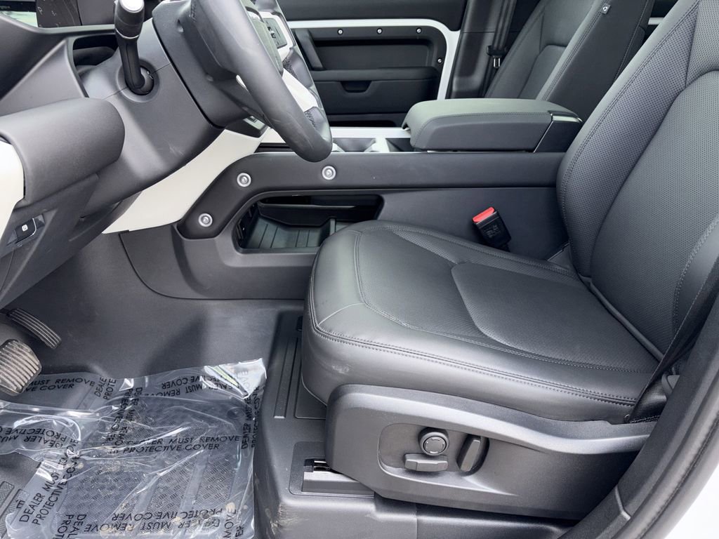 Used 2025 Land Rover Defender 110 S image 18