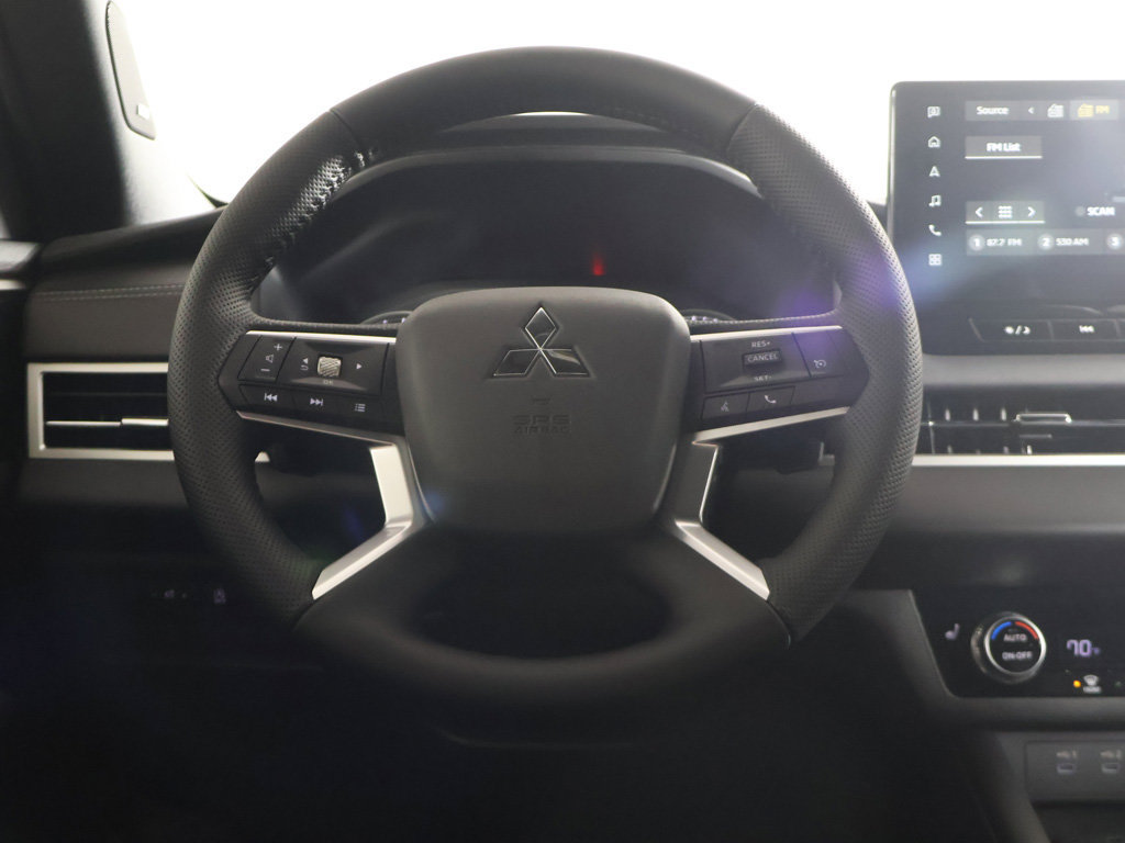 New 2026 Mitsubishi Outlander LE FWD image 37