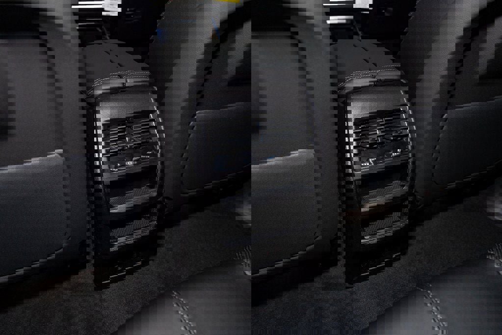 New 2026 BMW X5 xDrive50e w/ Premium Package image 36