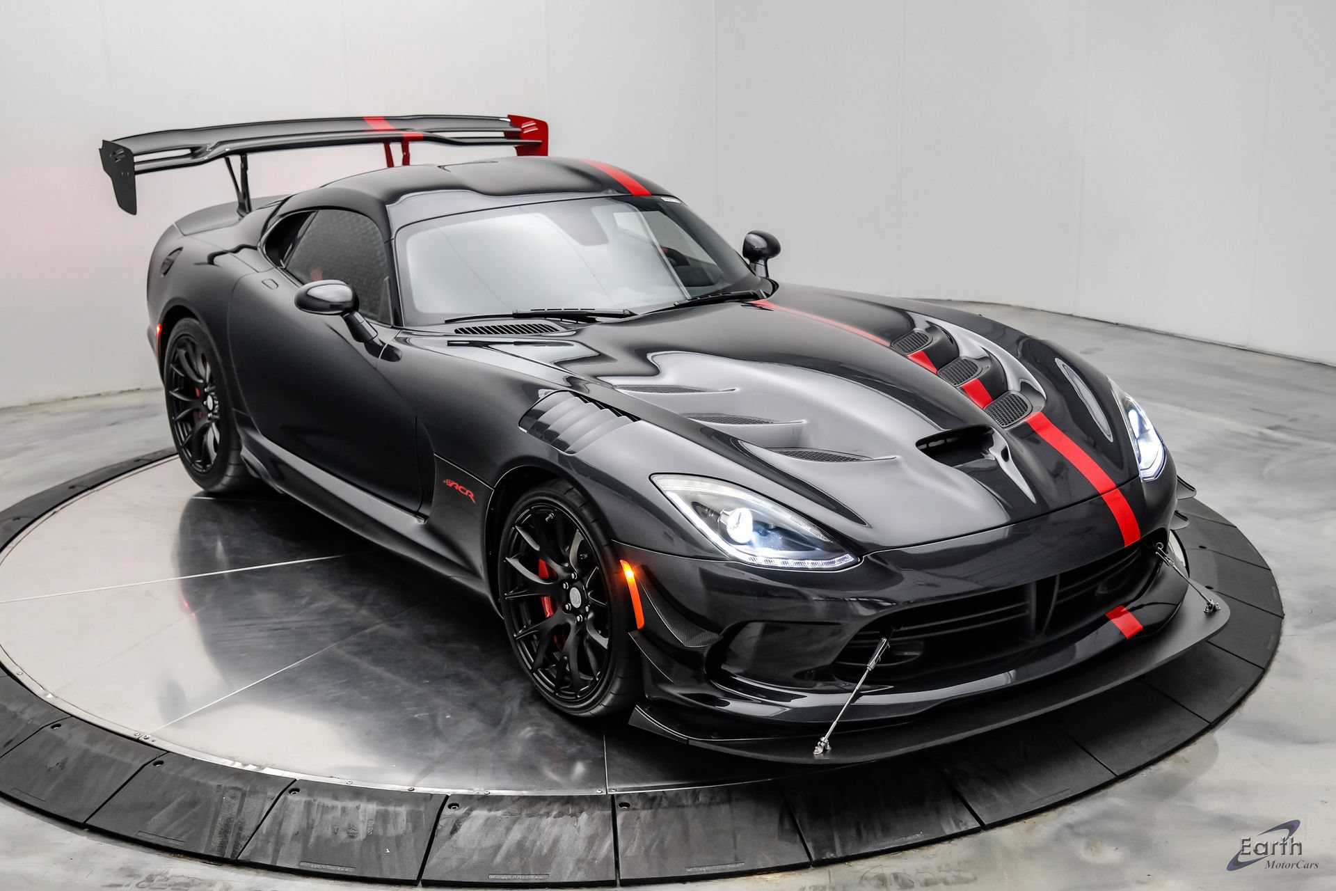 Used 2017 Dodge Viper ACR w/ Extreme Aero Package RWD image 33