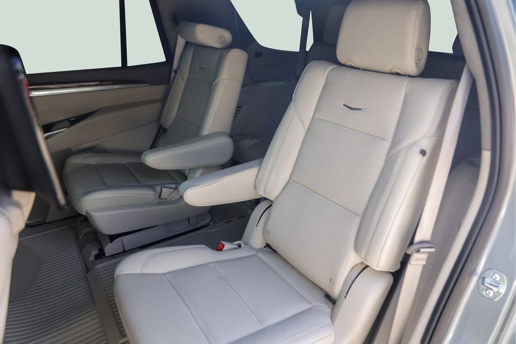 Used 2025 Cadillac Escalade Sport Platinum w/ LPO, ONYX Package AWD/4WD image 27