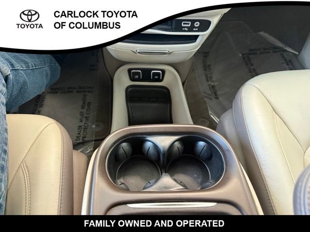 Used 2017 Chrysler Pacifica Touring-L image 28