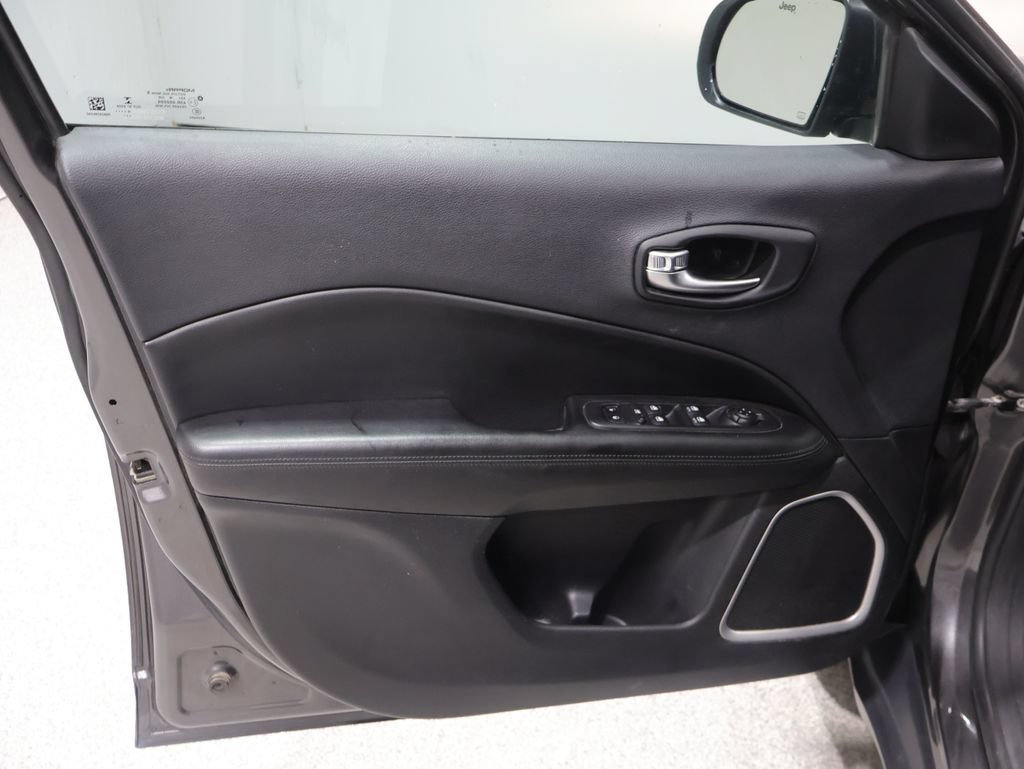 Used 2019 Jeep Compass Latitude AWD/4WD image 14