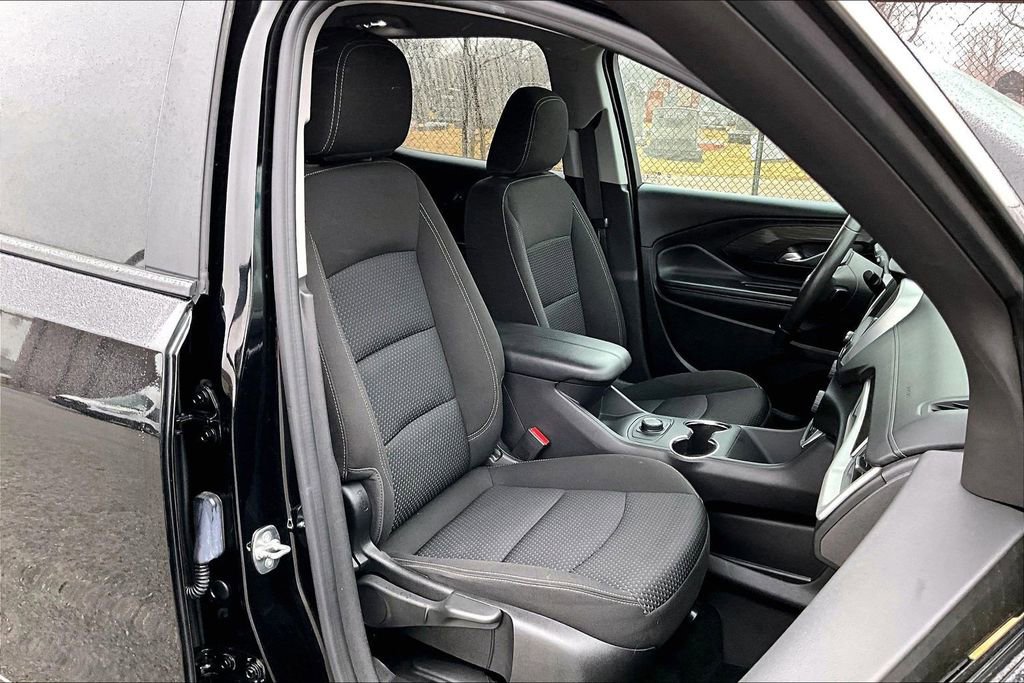 Used 2024 GMC Terrain SLE image 7