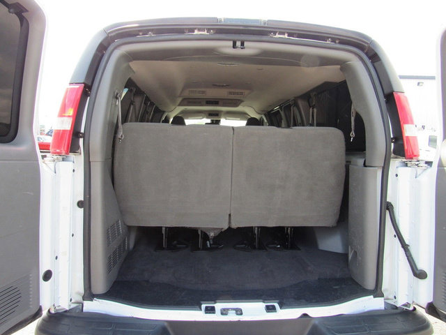 Used 2020 Chevrolet Express 2500 LT w/ LT Preferred Equipment Group RWD image 22
