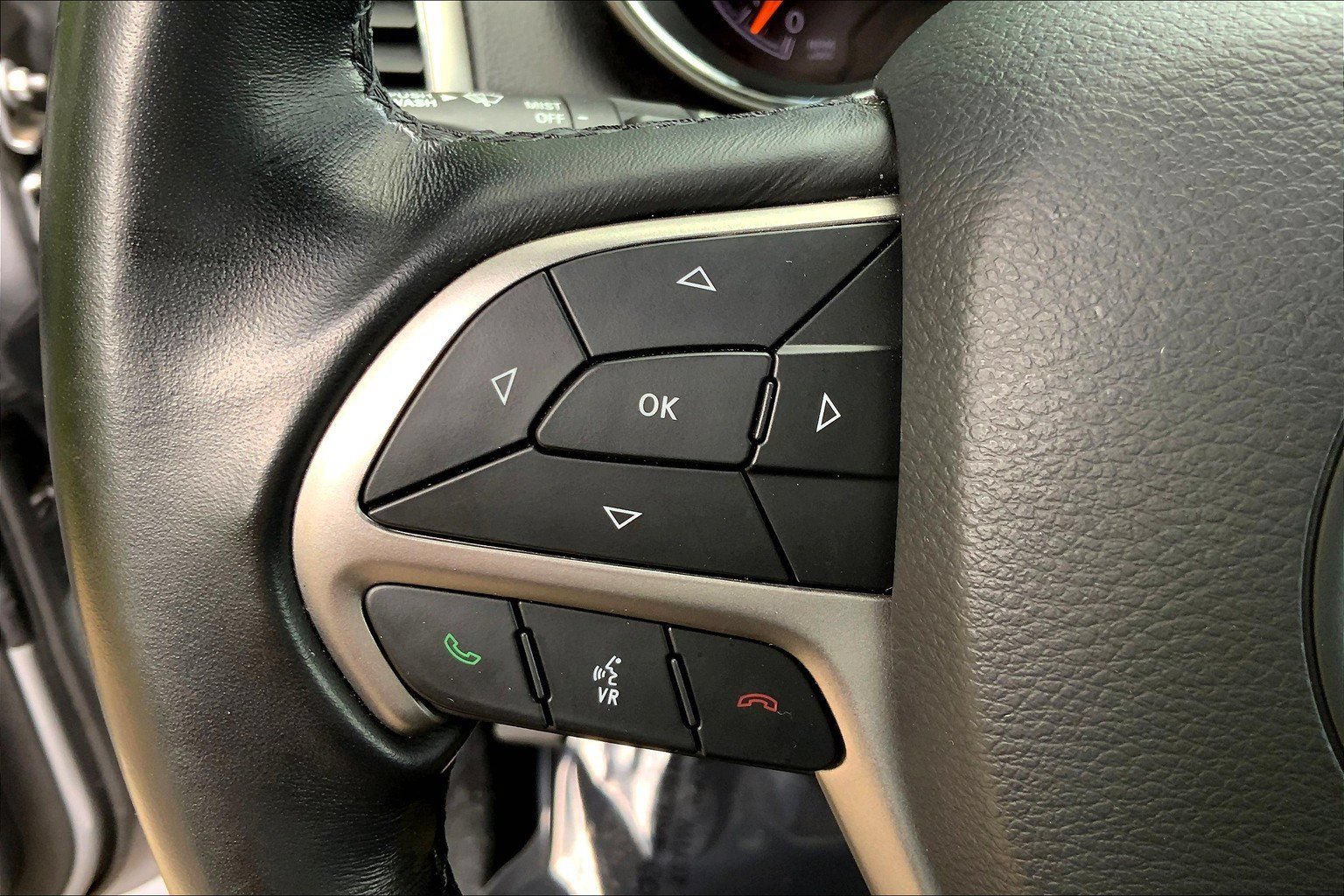 Used 2020 Jeep Grand Cherokee Laredo AWD/4WD image 20