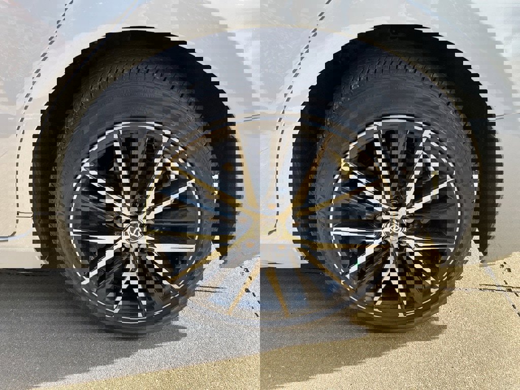 Used 2024 Toyota Camry SE image 8