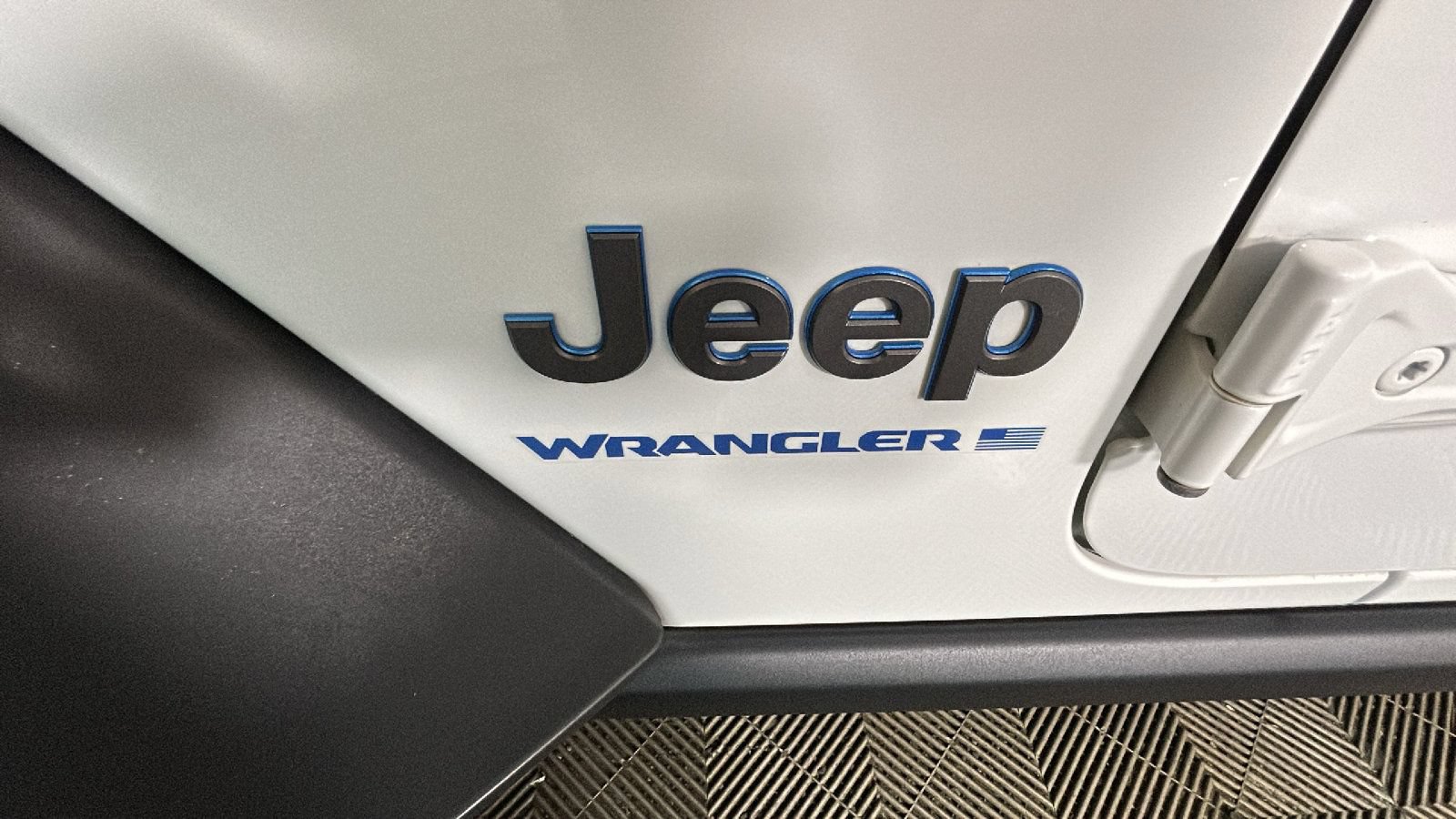 Used 2023 Jeep Wrangler Unlimited w/ Cold Weather Group AWD/4WD image 11