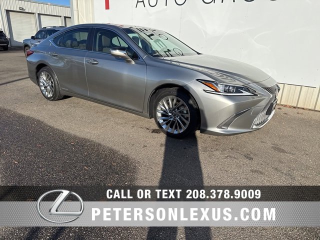 Used 2019 Lexus ES 300h w/ Luxury Package