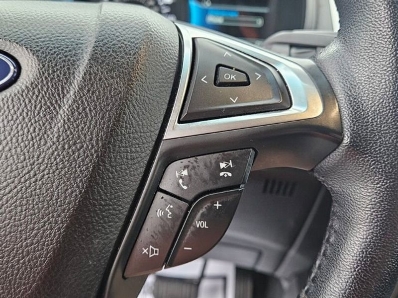 Used 2023 Ford Edge SEL image 28