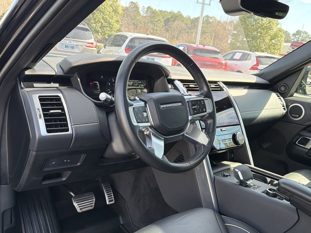 Used 2021 Land Rover Discovery HSE R-Dynamic image 16