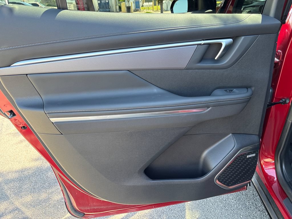 Certified 2026 Buick Enclave Sport Touring w/ LPO, Floor Liner Package FWD image 34