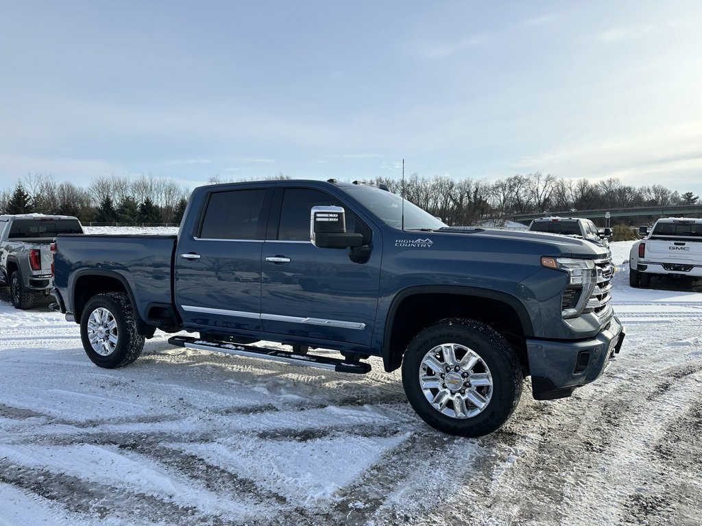 Used 2024 Chevrolet Silverado 2500 High Country image 4