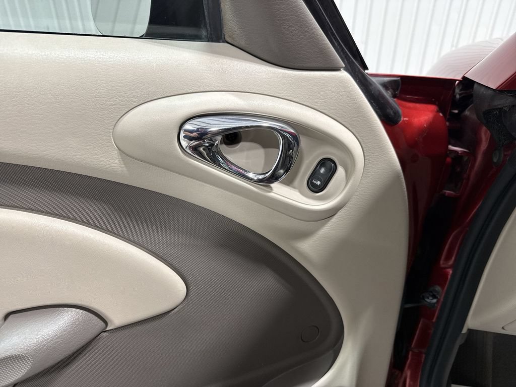 Used 2005 Chrysler PT Cruiser GT FWD image 24