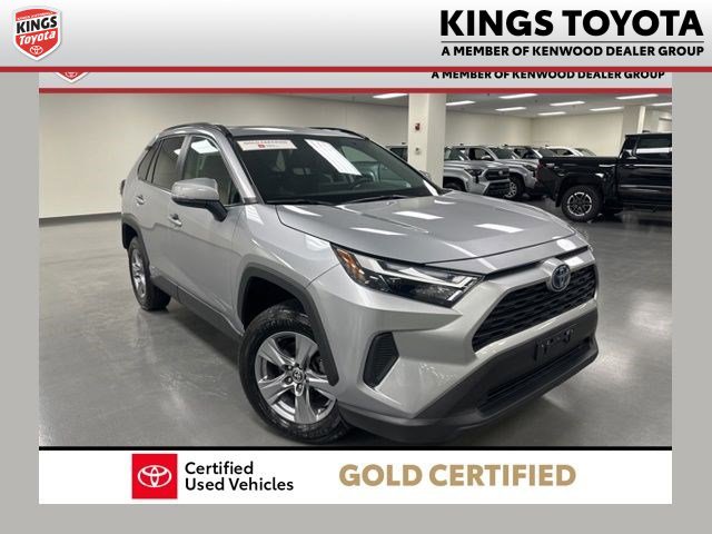 Certified 2022 Toyota RAV4 XLE w/ Convenience Package image 1