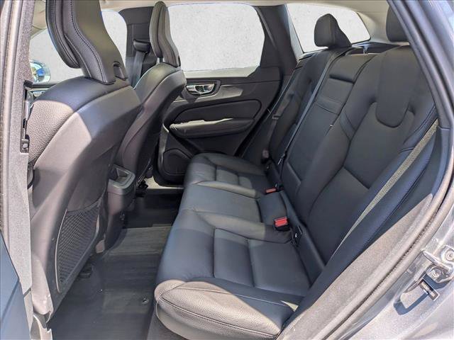 Used 2021 Volvo XC60 T5 Momentum w/ Premium Package AWD/4WD image 19
