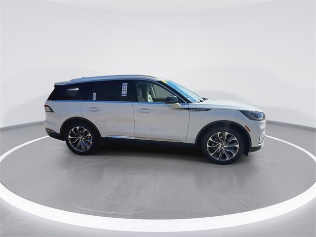 New 2026 Lincoln Aviator Reserve w/ Luxury Package image 9