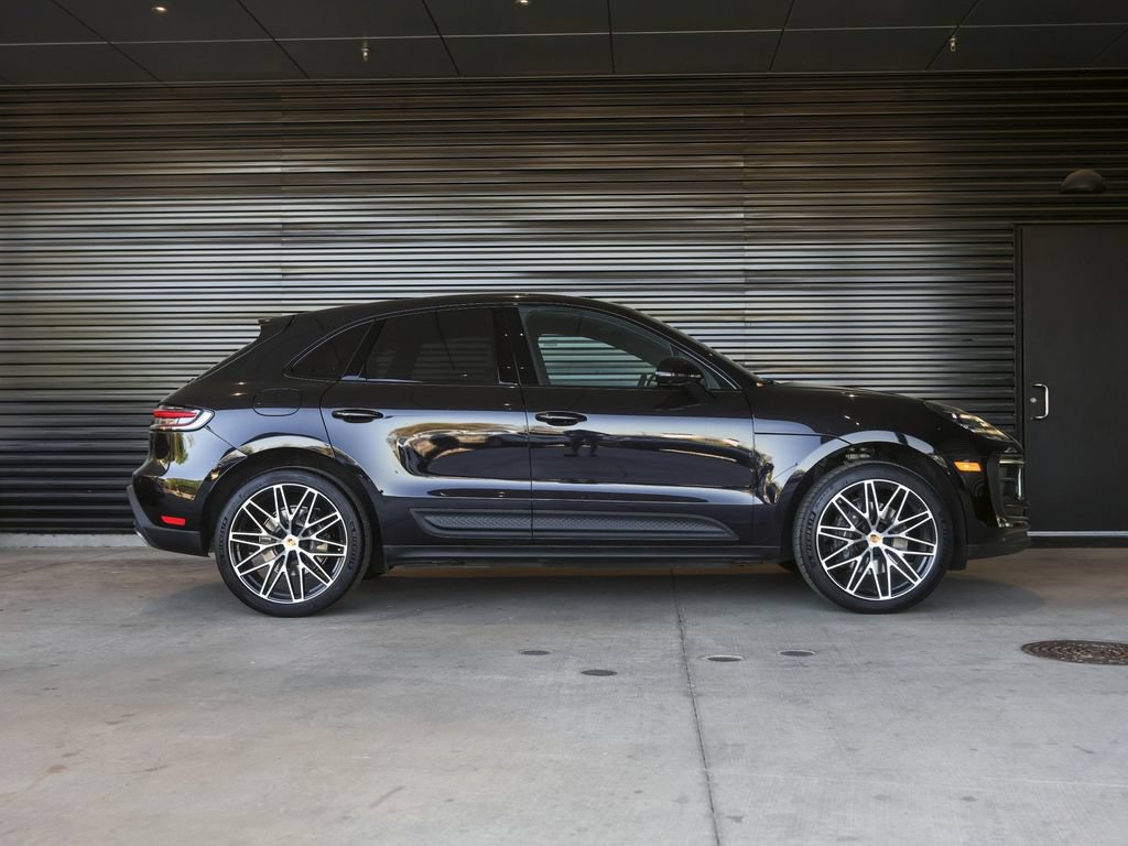 Certified 2026 Porsche Macan AWD/4WD image 8