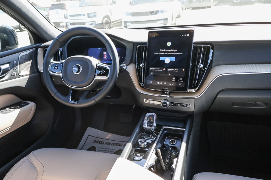 New 2027 Volvo XC60 B5 Plus AWD/4WD image 19
