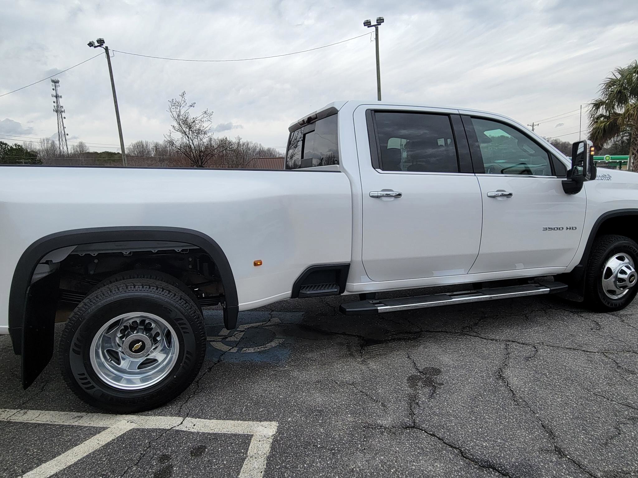 Used 2020 Chevrolet Silverado 3500 High Country image 19