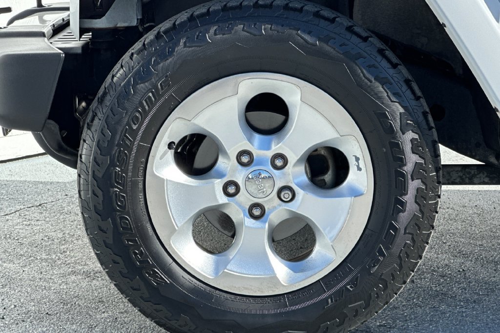 Used 2013 Jeep Wrangler Sahara w/ Connectivity Group AWD/4WD image 24