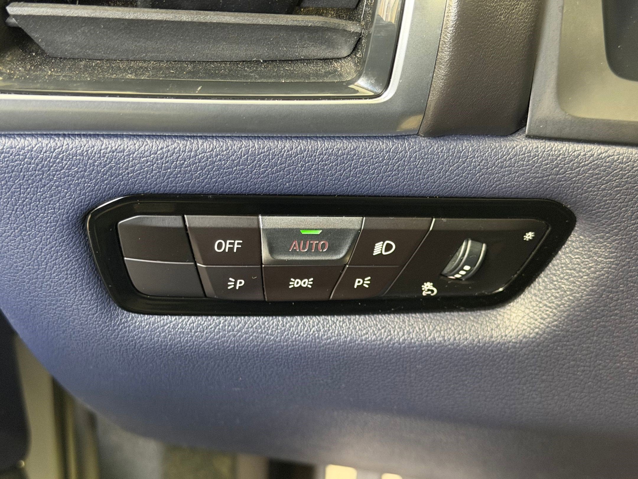 Used 2019 BMW M850i xDrive Coupe w/ Comfort Seating Package image 17