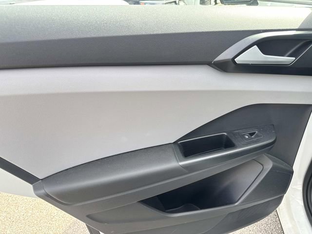Certified 2022 Volkswagen Taos S image 9