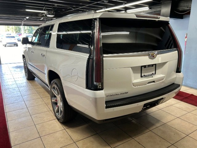 Used 2016 Cadillac Escalade ESV Premium image 2