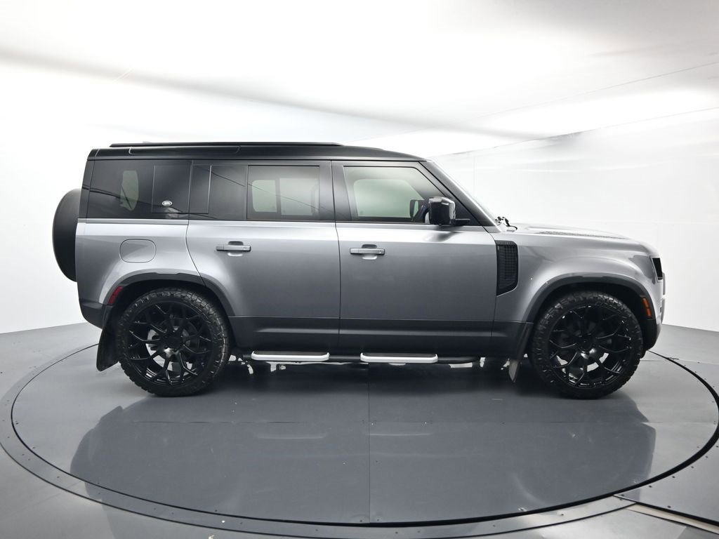 Used 2023 Land Rover Defender 110 S image 15