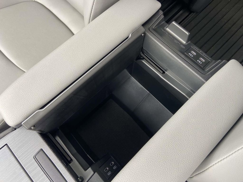 New 2026 Toyota Sienna XLE FWD image 22