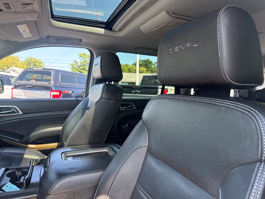 Used 2020 GMC Yukon Denali w/ Denali Ultimate Package AWD/4WD image 32
