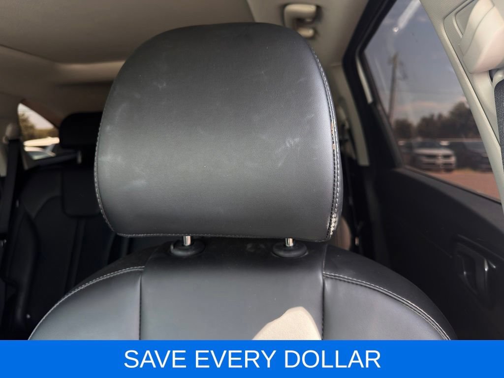 Used 2025 Kia Sorento S w/ Panoramic Sunroof Package FWD image 9