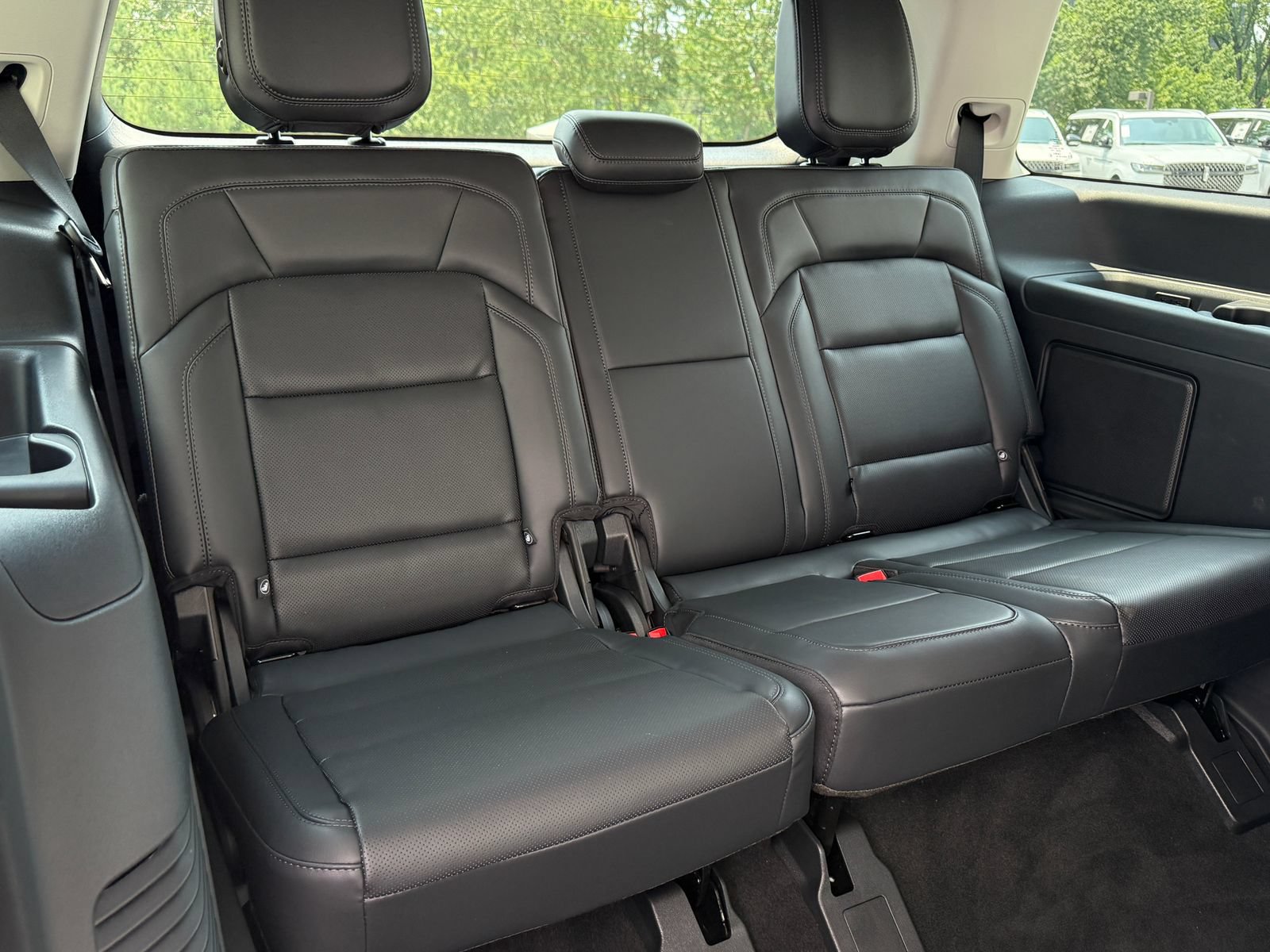 New 2027 Lincoln Navigator Premiere AWD/4WD image 17