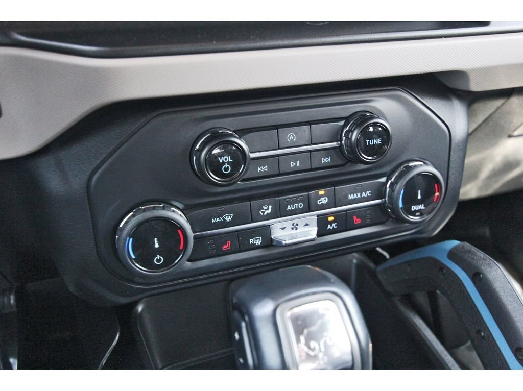 Used 2022 Ford Bronco 2-Door AWD/4WD image 28