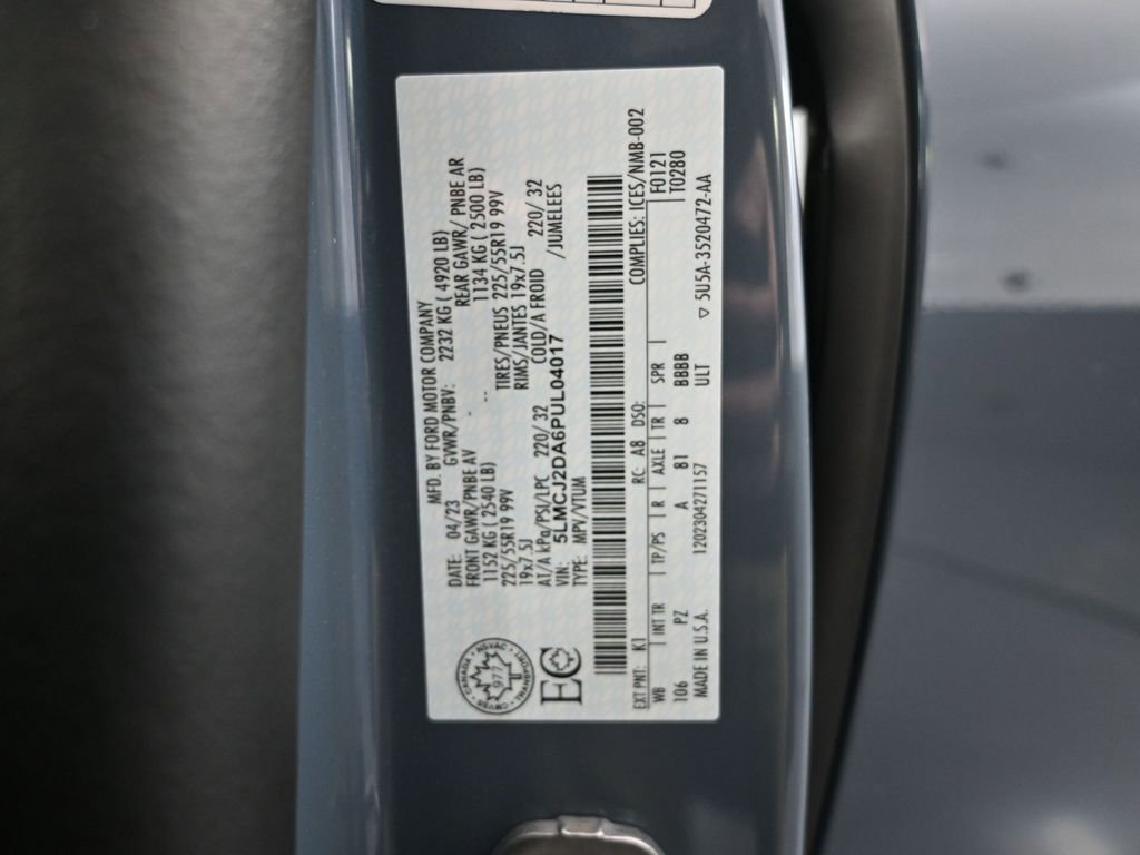 Used 2023 Lincoln Corsair Reserve image 49