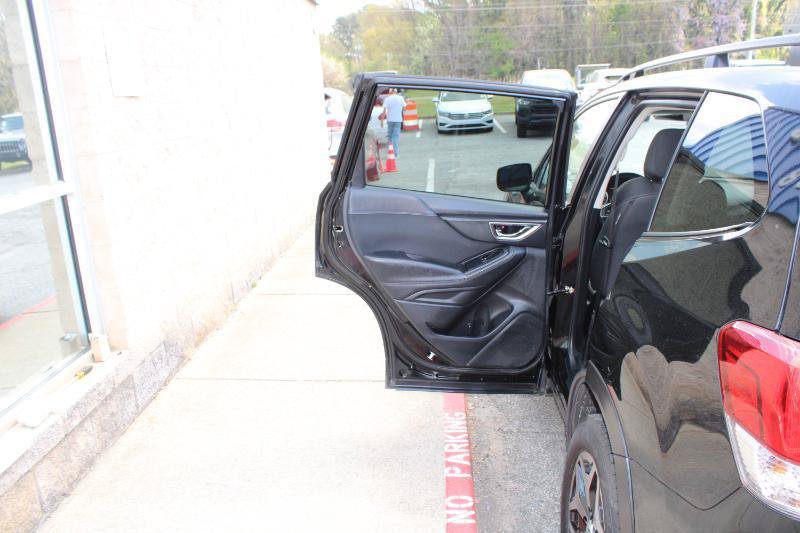 Used 2022 Subaru Forester Premium AWD/4WD image 18