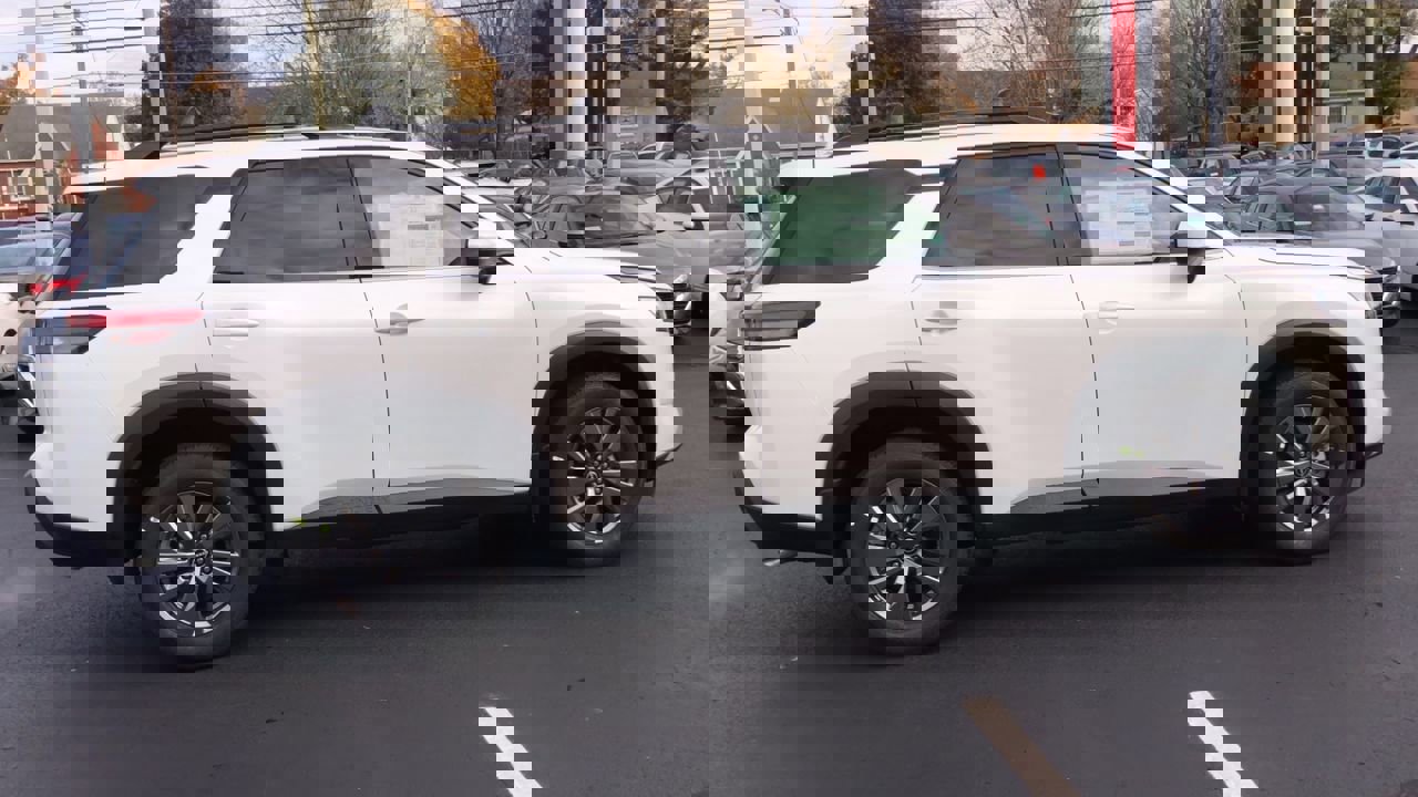 New 2025 Nissan Pathfinder SV image 9