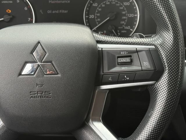 Used 2023 Mitsubishi Outlander ES AWD/4WD image 14