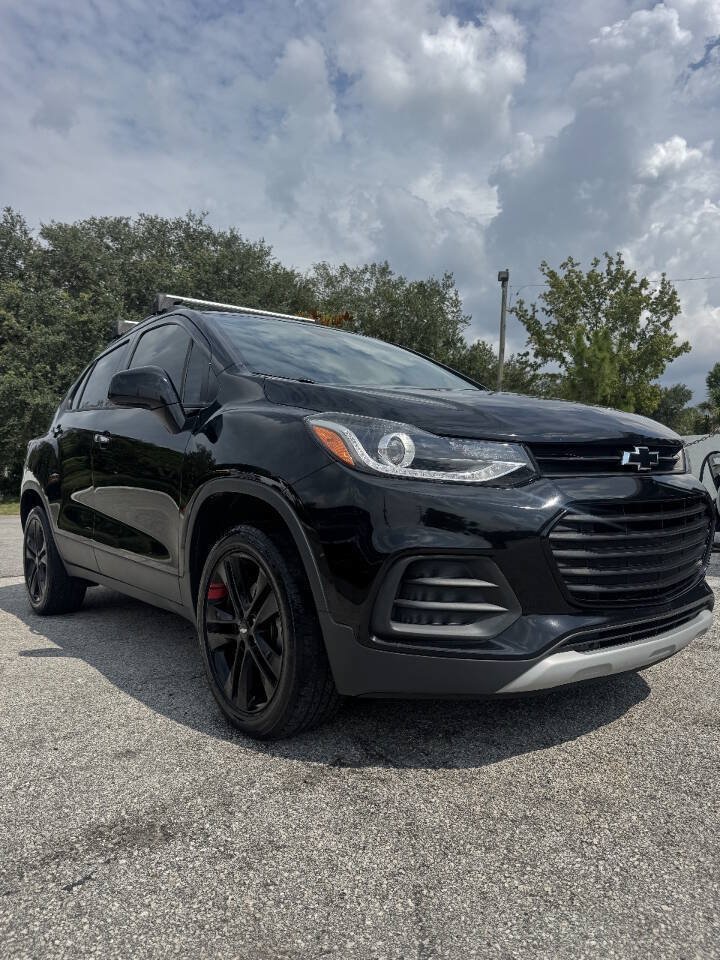 Used 2018 Chevrolet Trax LT w/ Sun & Sound Package AWD/4WD image 1