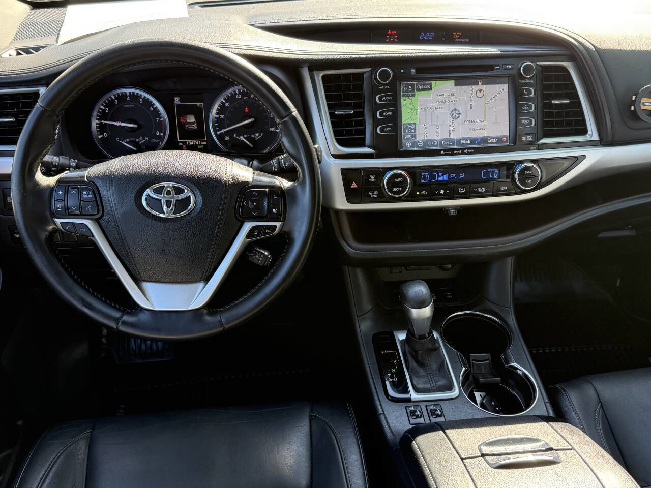 Used 2017 Toyota Highlander XLE image 7