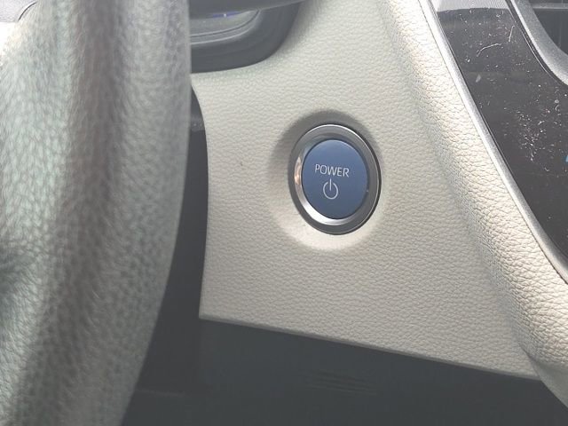 Used 2021 Toyota Corolla LE image 38