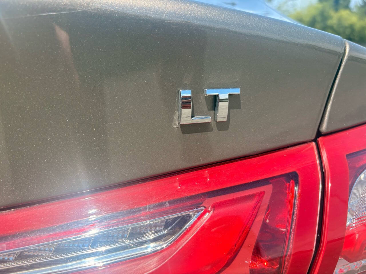 Used 2020 Chevrolet Malibu LT FWD image 25