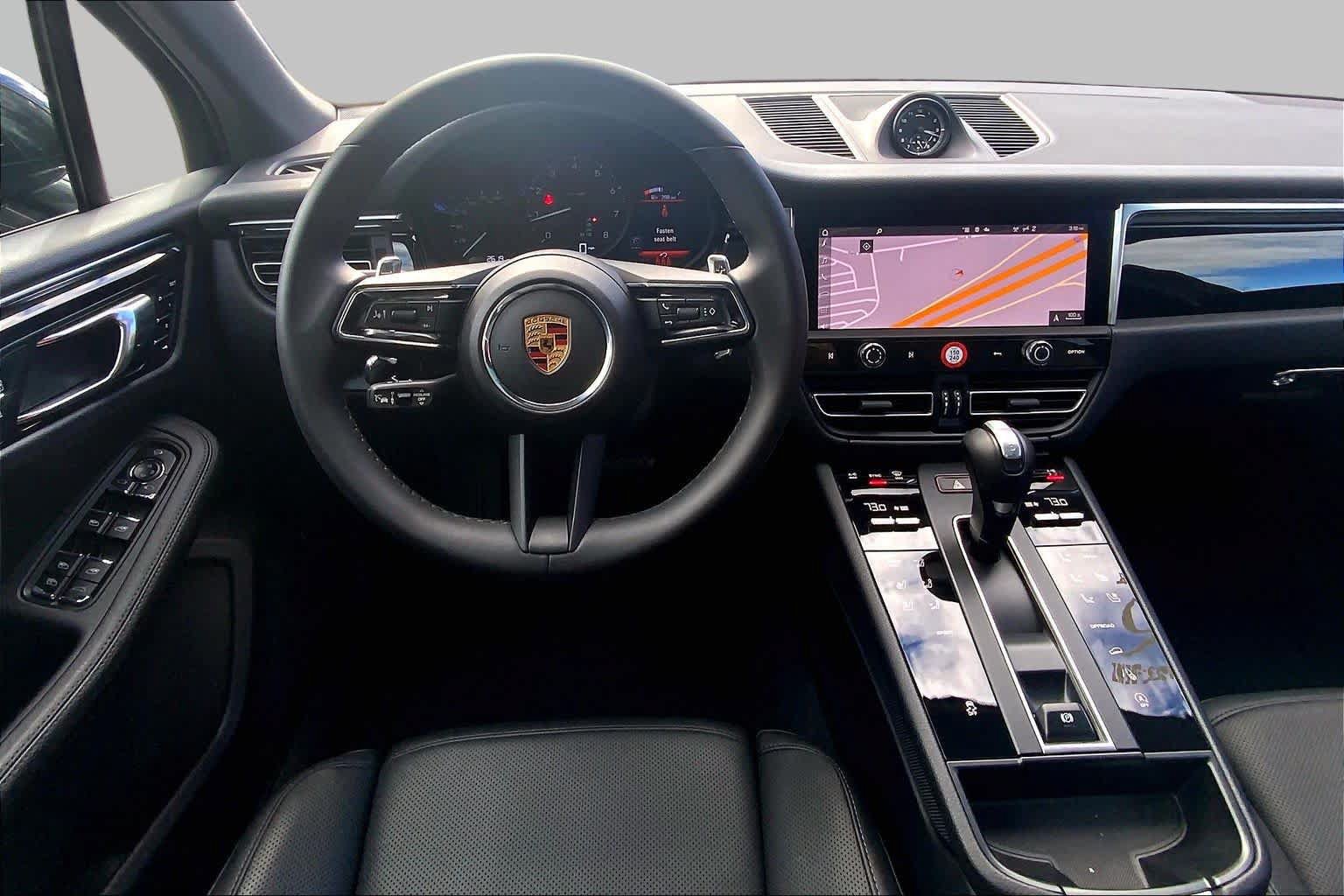 Used 2026 Porsche Macan AWD/4WD image 6