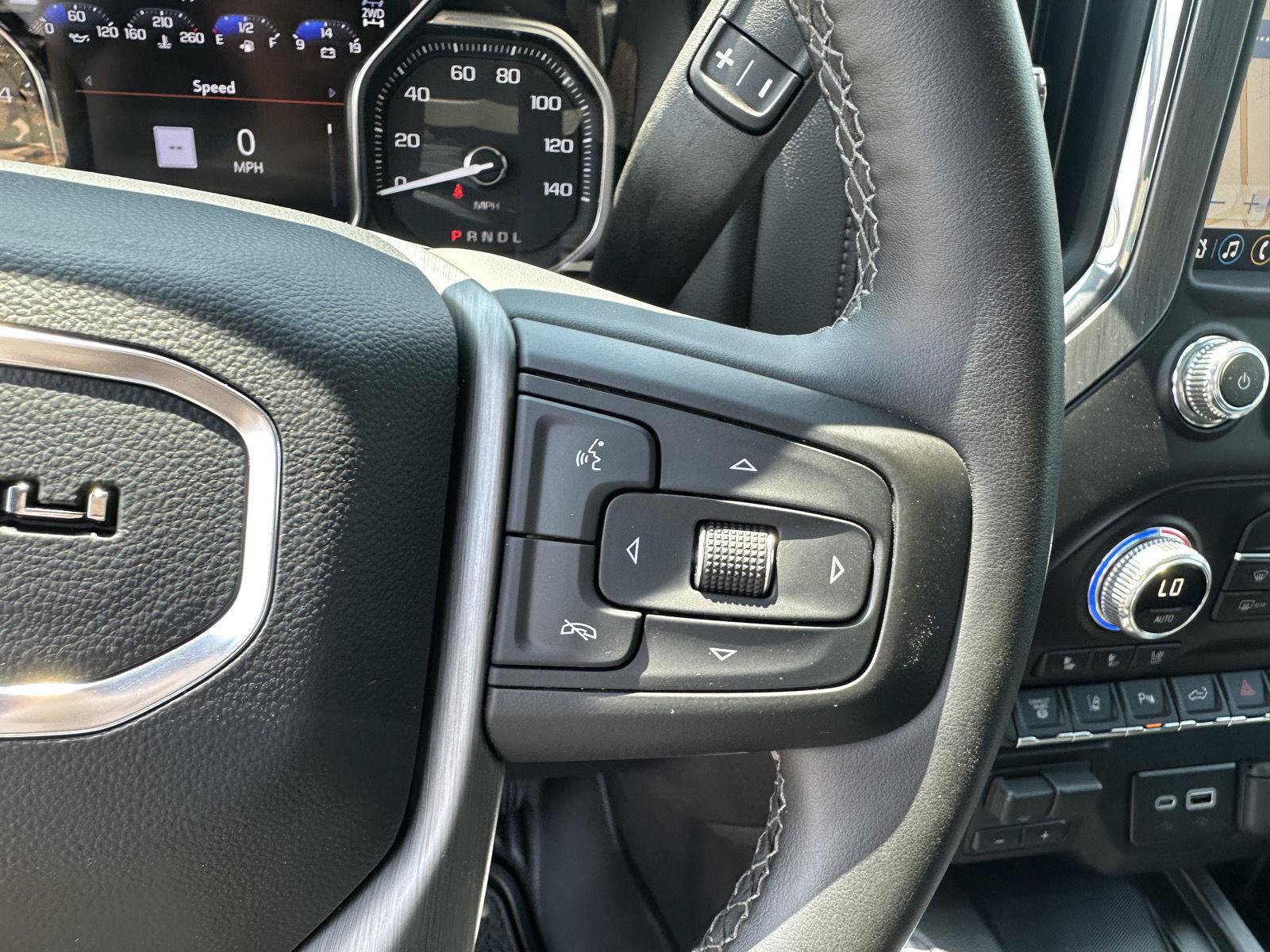 Used 2023 GMC Sierra 2500 Denali w/ Denali Ultimate Package AWD/4WD image 21
