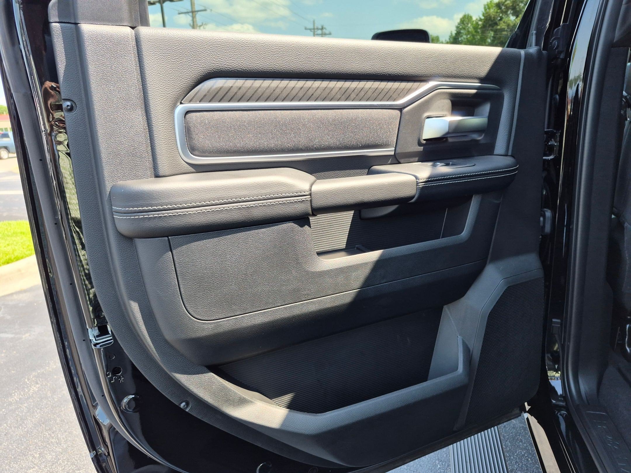 New 2026 RAM 3500 Big Horn AWD/4WD image 18