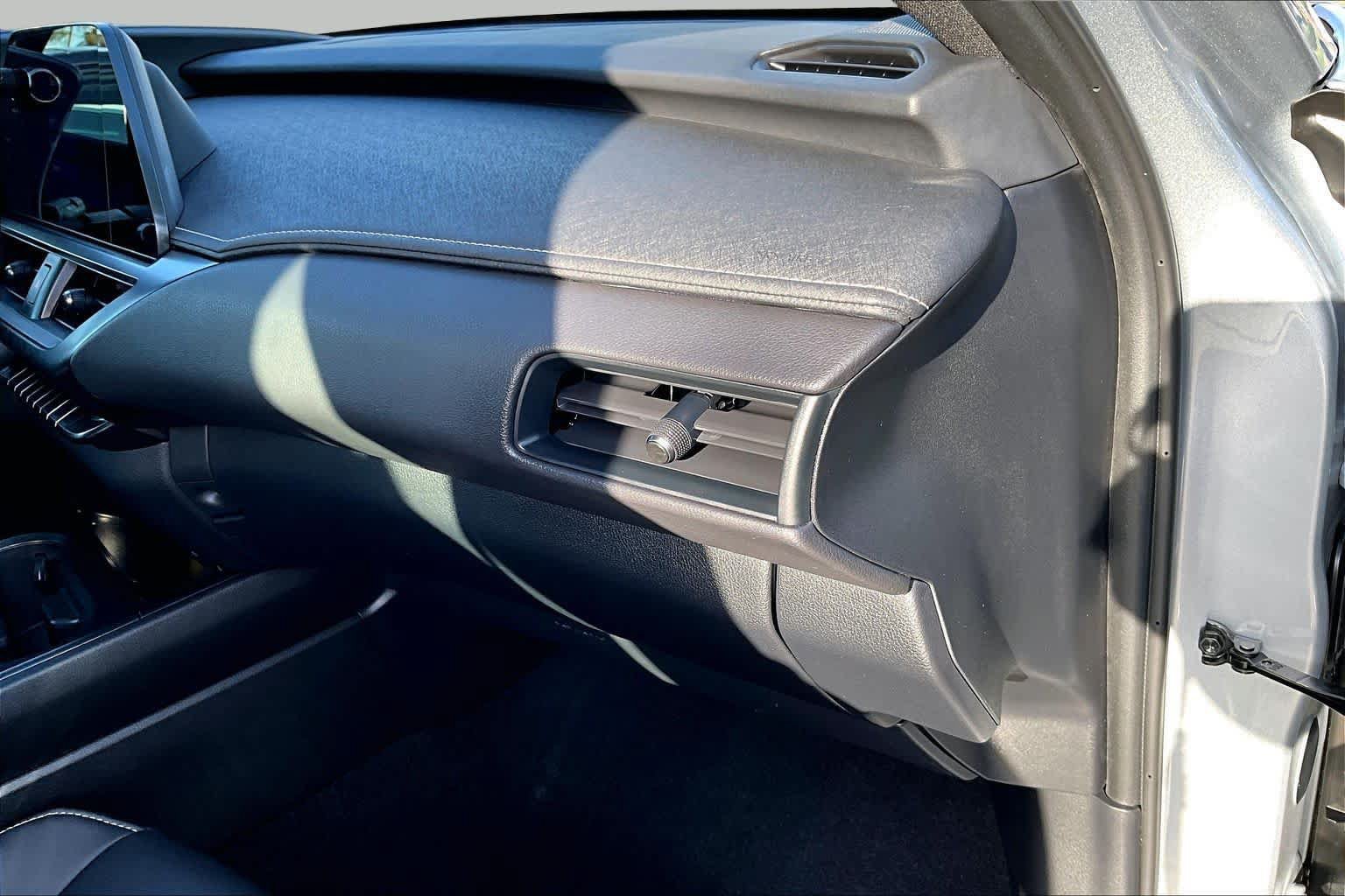 Used 2026 Lexus UX 300h FWD w/ Accessory Package (Z2) image 17