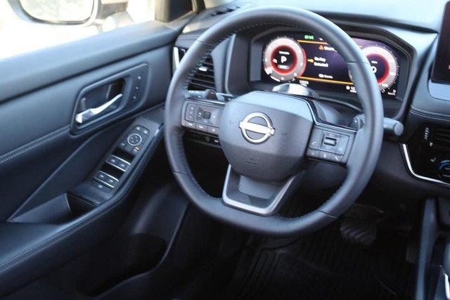 Certified 2025 Nissan Rogue SL w/ Tech Package AWD/4WD image 28
