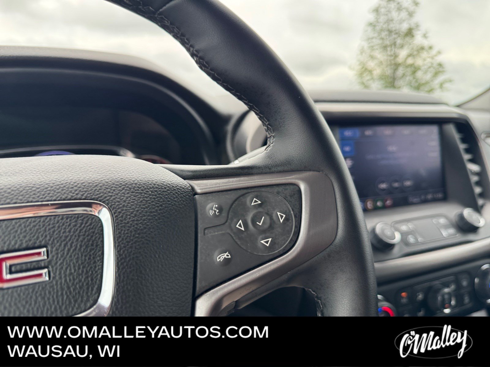 Used 2023 GMC Acadia AT4 w/ Technology Package AWD/4WD image 17